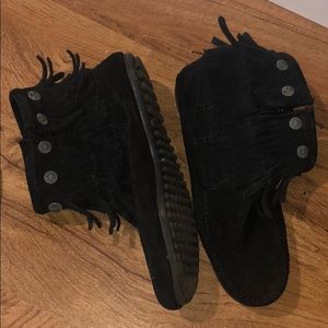 Minnetonka Double Fringe Side Zip Boot